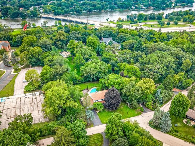 1718 Jacoby Place, Rockford, IL 61107