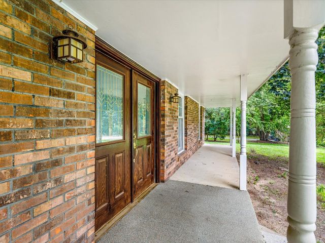 1718 Jacoby Place, Rockford, IL 61107