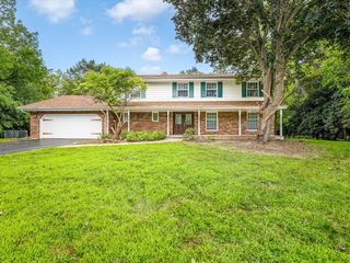 1718 Jacoby Place, Rockford, IL 61107