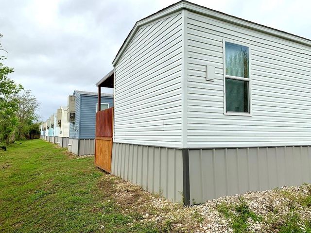 3621 County Road 161 J, Alvin, TX 77511