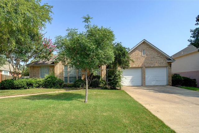 2802 Southwood Court, Grapevine, TX 76051