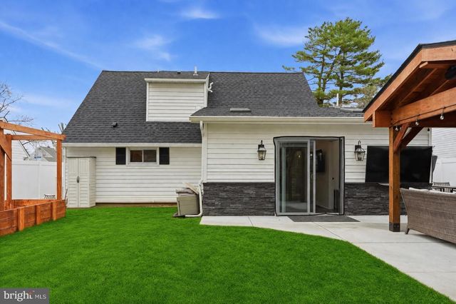 157 MILL DR, Levittown, PA 19056