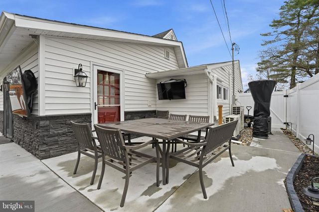 157 MILL DR, Levittown, PA 19056