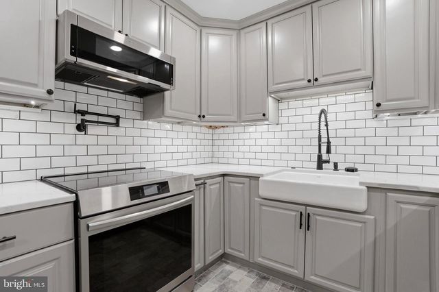 157 MILL DR, Levittown, PA 19056