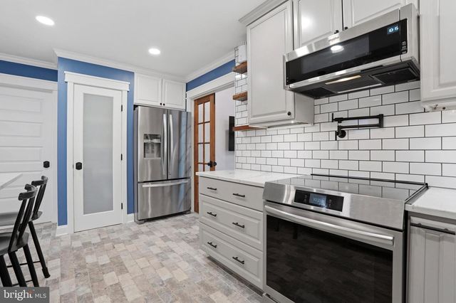 157 MILL DR, Levittown, PA 19056