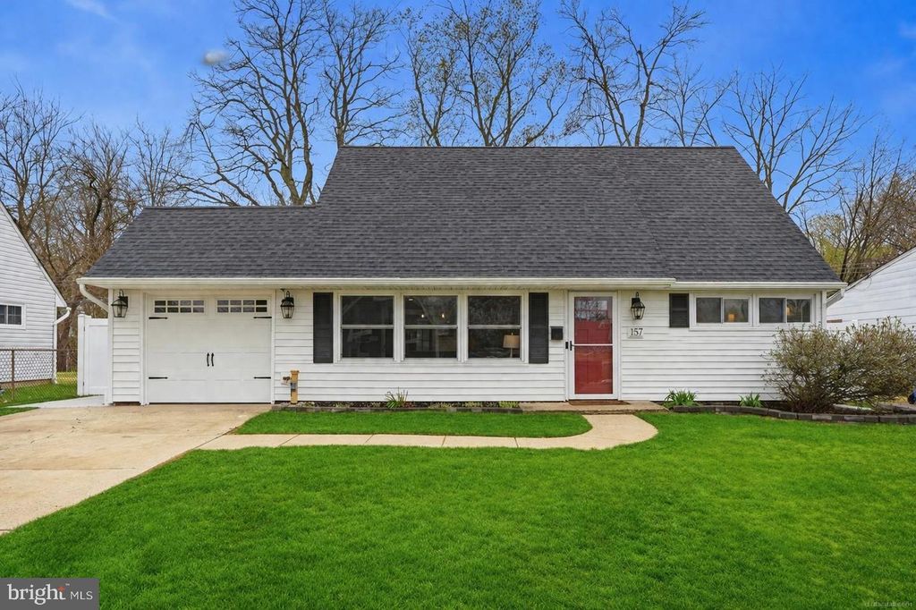157 MILL DR, Levittown, PA 19056