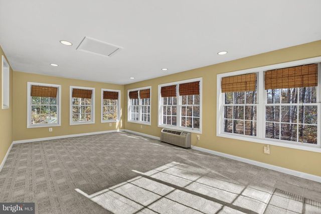 10823 MOORE DR, Manassas, VA 20111