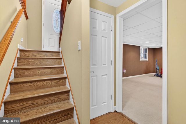 10823 MOORE DR, Manassas, VA 20111