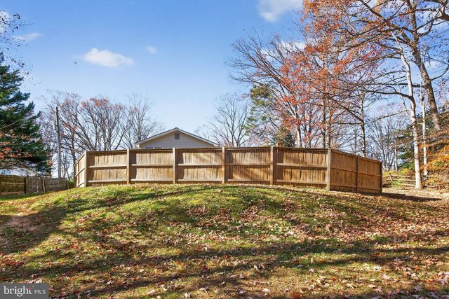 10823 MOORE DR, Manassas, VA 20111