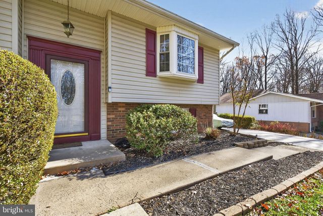 10823 MOORE DR, Manassas, VA 20111