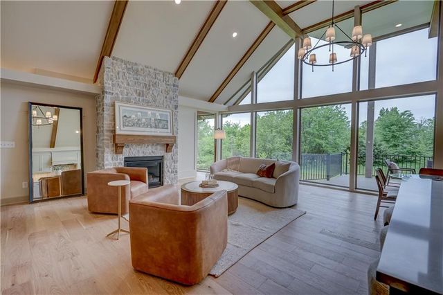 912 Savannah Lane, Greenwood, MO 64034