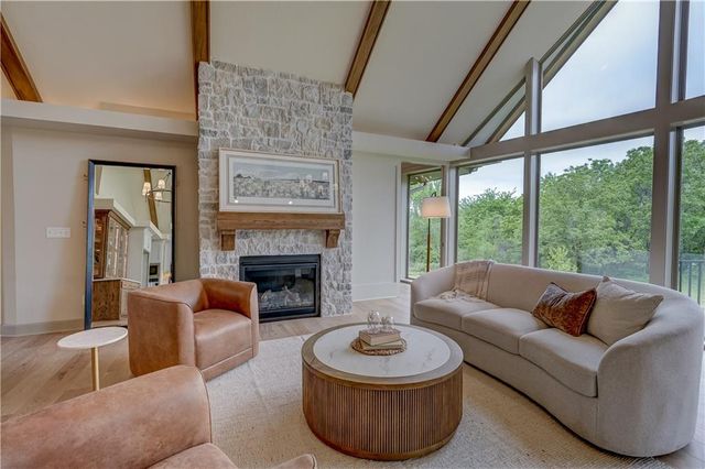 912 Savannah Lane, Greenwood, MO 64034