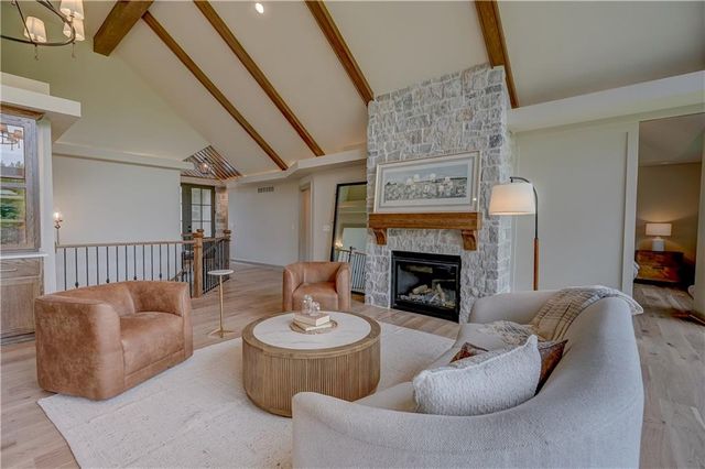 912 Savannah Lane, Greenwood, MO 64034