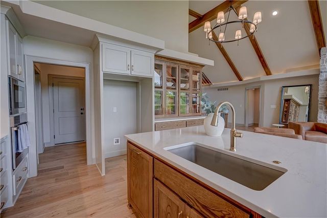 912 Savannah Lane, Greenwood, MO 64034