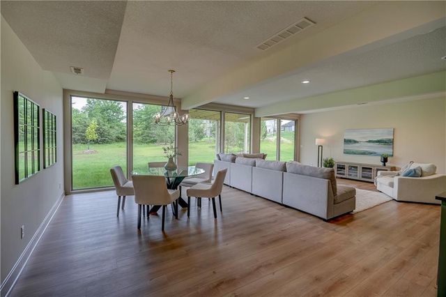912 Savannah Lane, Greenwood, MO 64034
