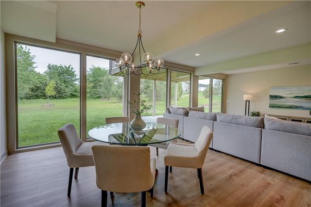 912 Savannah Lane, Greenwood, MO 64034