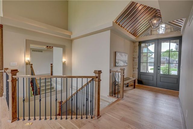 912 Savannah Lane, Greenwood, MO 64034
