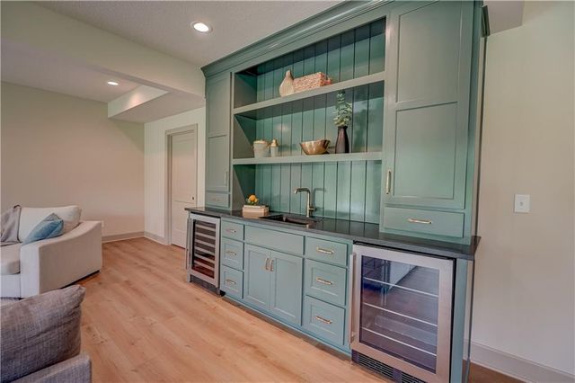 912 Savannah Lane, Greenwood, MO 64034