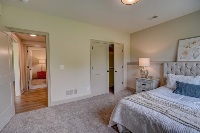 912 Savannah Lane, Greenwood, MO 64034