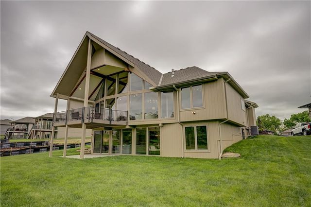 912 Savannah Lane, Greenwood, MO 64034