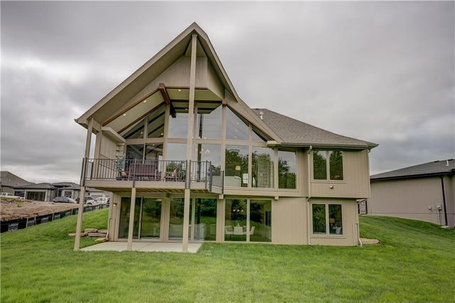 912 Savannah Lane, Greenwood, MO 64034