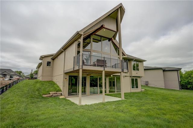 912 Savannah Lane, Greenwood, MO 64034