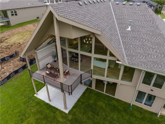 912 Savannah Lane, Greenwood, MO 64034