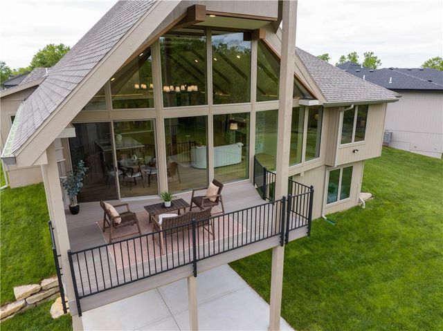 912 Savannah Lane, Greenwood, MO 64034