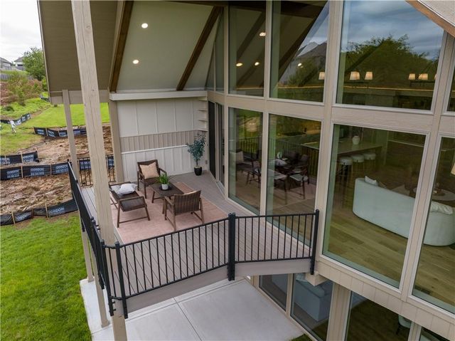 912 Savannah Lane, Greenwood, MO 64034