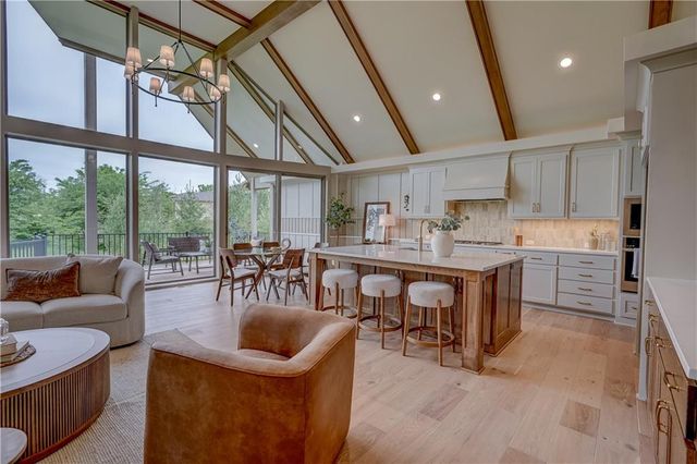 912 Savannah Lane, Greenwood, MO 64034