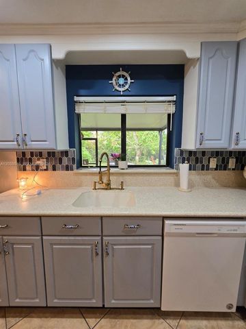 13870 Magnolia Court, Davie, FL 33325