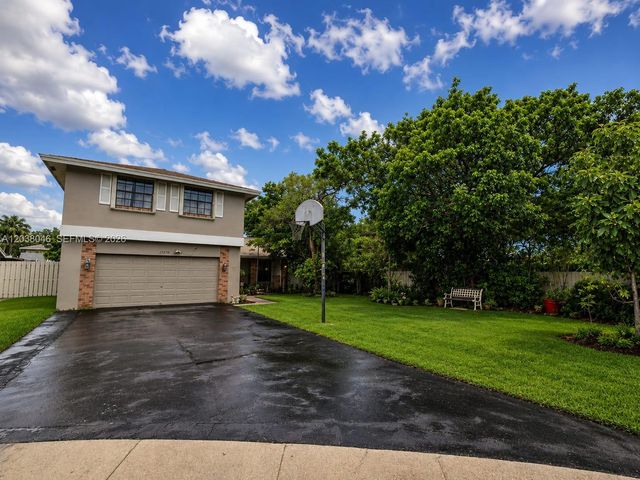 13870 Magnolia Court, Davie, FL 33325