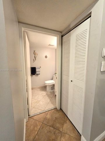 13870 Magnolia Court, Davie, FL 33325