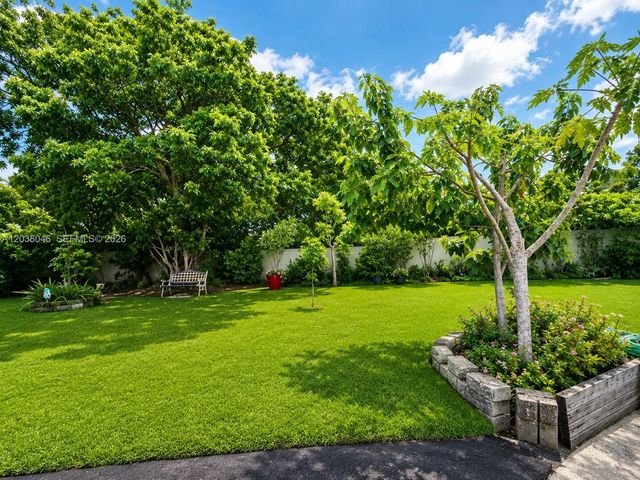 13870 Magnolia Court, Davie, FL 33325