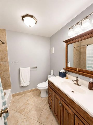 13870 Magnolia Court, Davie, FL 33325