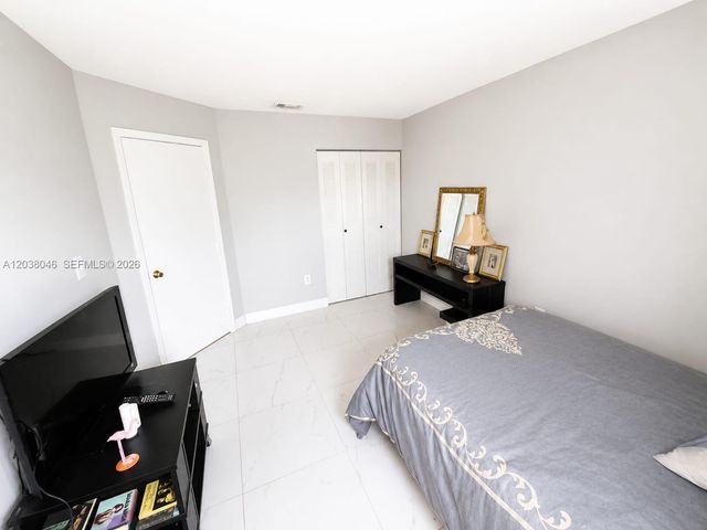 13870 Magnolia Court, Davie, FL 33325