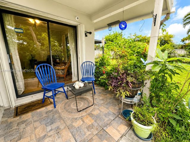 13870 Magnolia Court, Davie, FL 33325