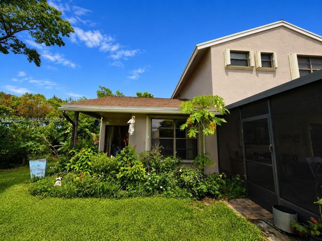 13870 Magnolia Court, Davie, FL 33325