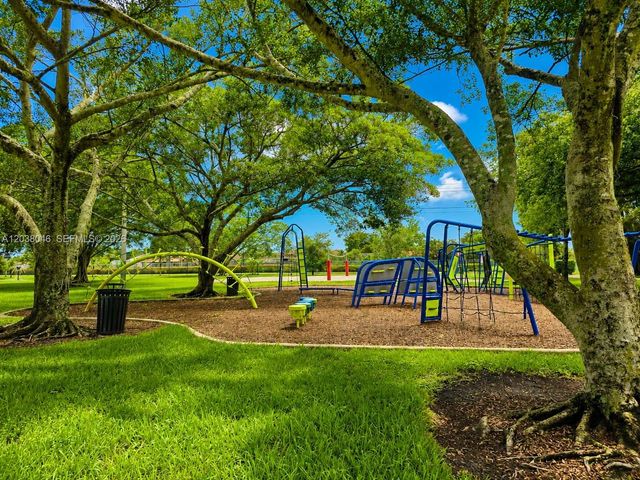 13870 Magnolia Court, Davie, FL 33325