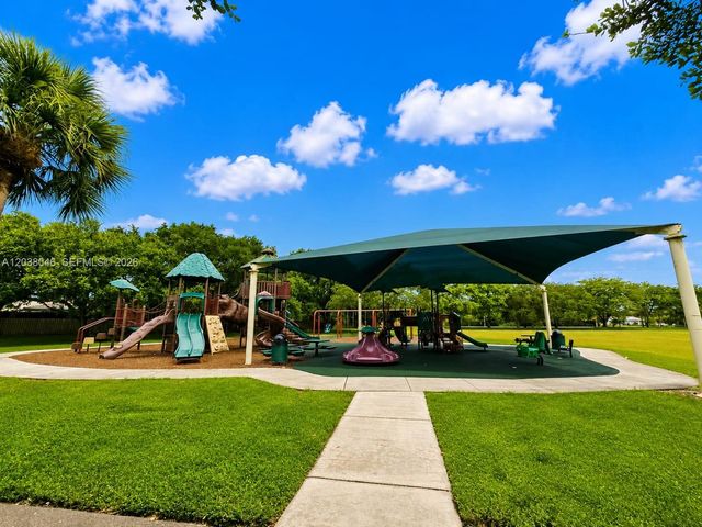 13870 Magnolia Court, Davie, FL 33325