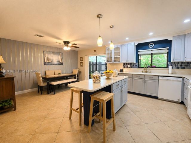 13870 Magnolia Court, Davie, FL 33325