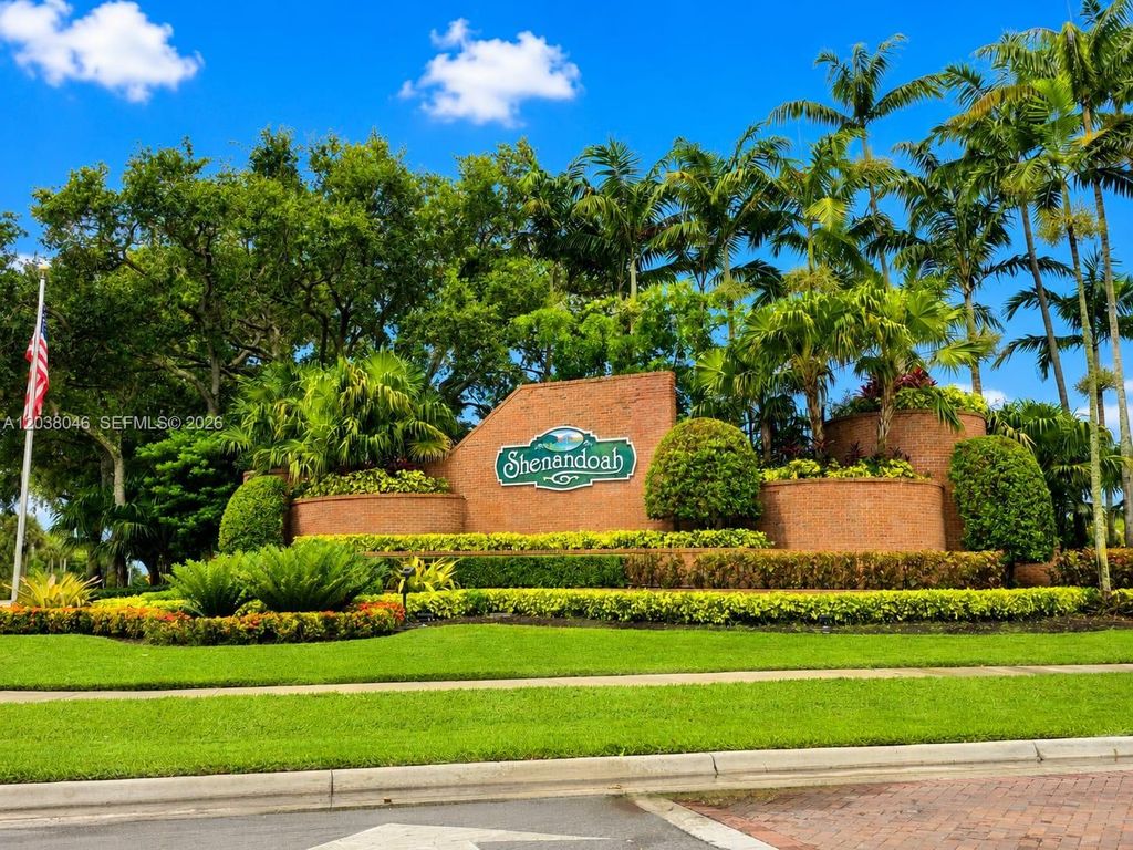 13870 Magnolia Court, Davie, FL 33325