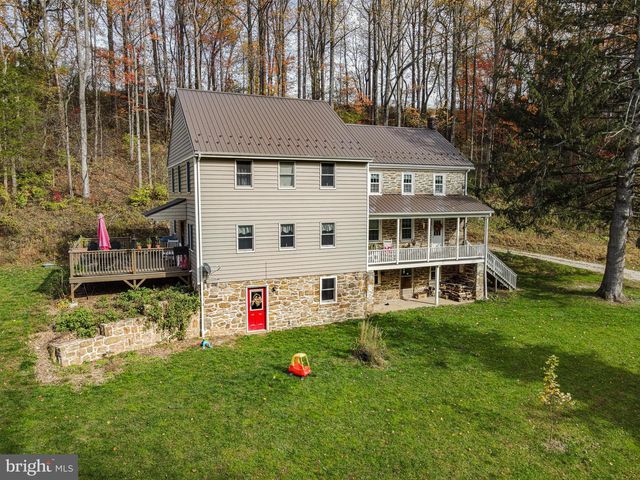 988 KRATZ RD, Glen Rock, PA 17327