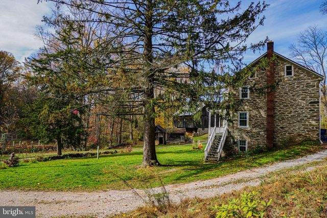 988 KRATZ RD, Glen Rock, PA 17327