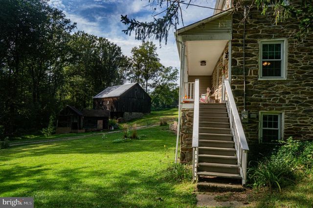 988 KRATZ RD, Glen Rock, PA 17327