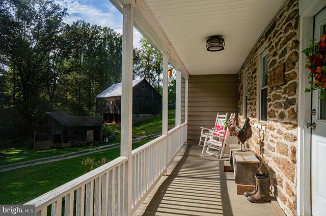 988 KRATZ RD, Glen Rock, PA 17327