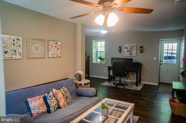 988 KRATZ RD, Glen Rock, PA 17327