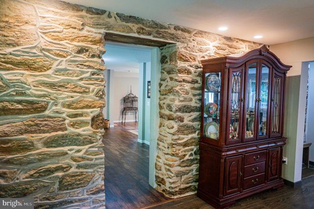 988 KRATZ RD, Glen Rock, PA 17327