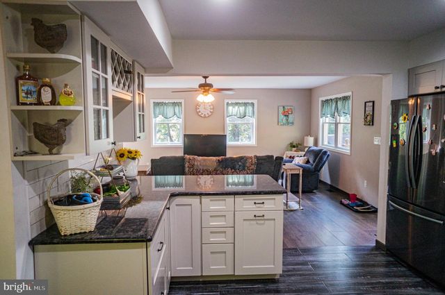 988 KRATZ RD, Glen Rock, PA 17327