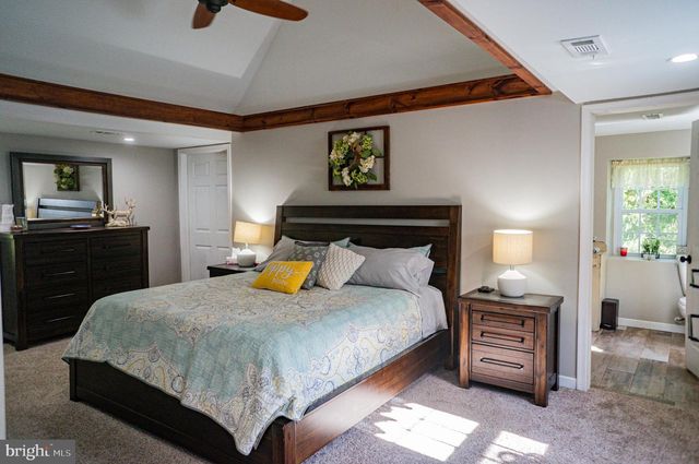 988 KRATZ RD, Glen Rock, PA 17327